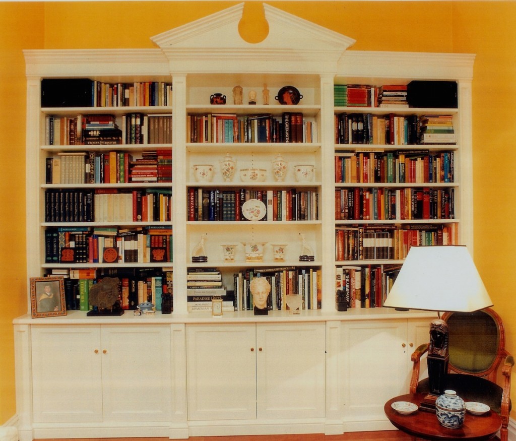 00 Broken pediment bookcase